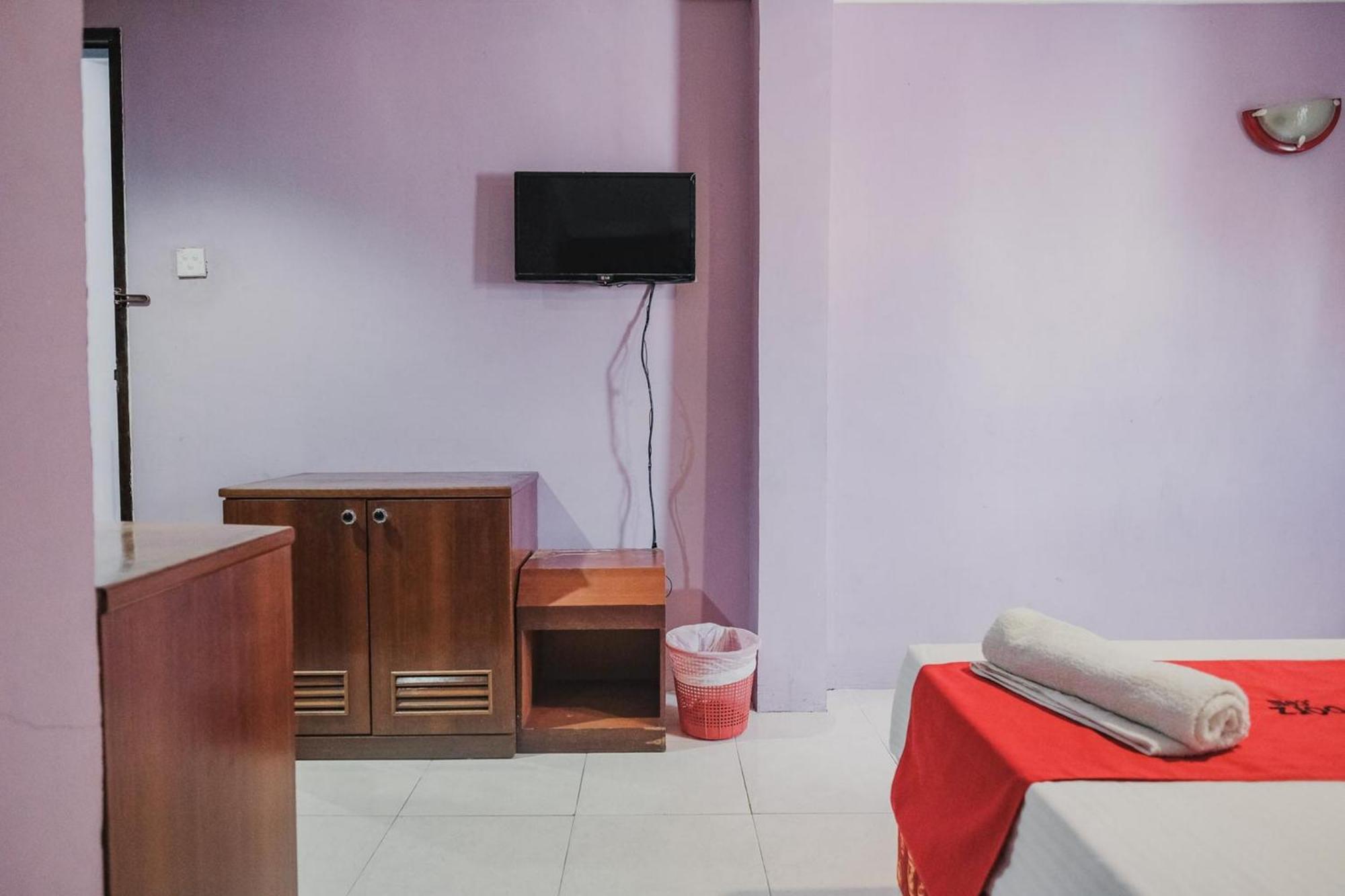 Reddoorz Near Nagoya Hill Mall Batam 5 Exteriör bild